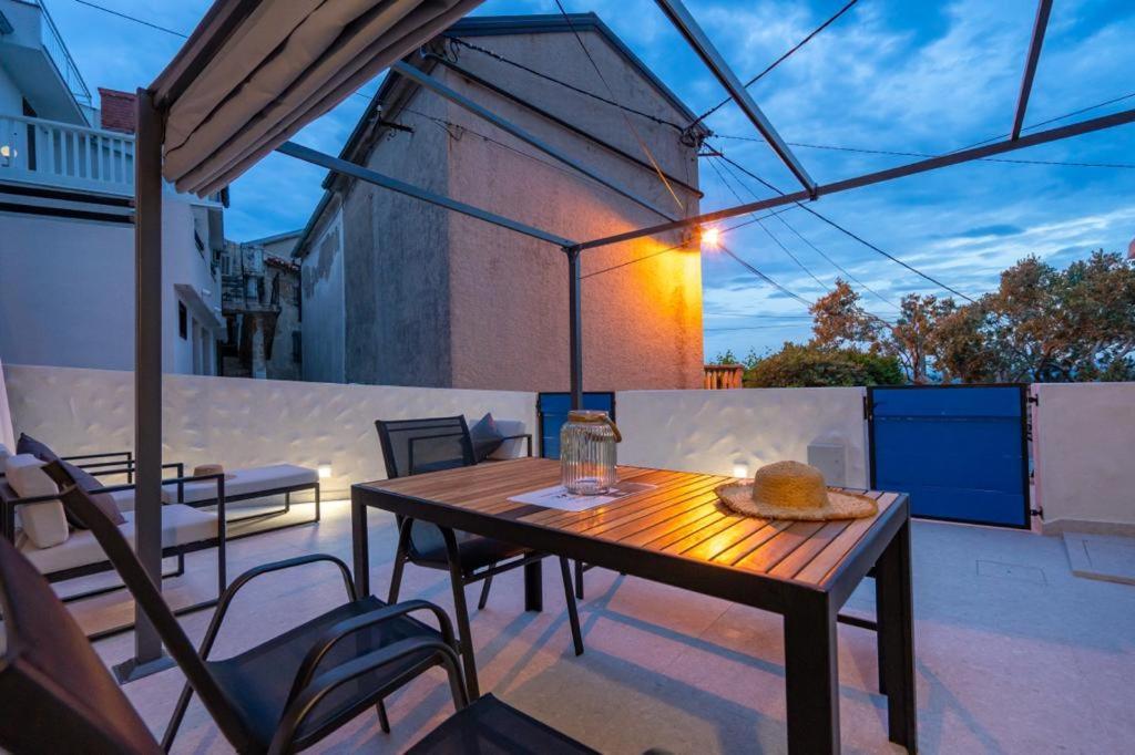 Villa House Franulich Stara Baška Exterior foto