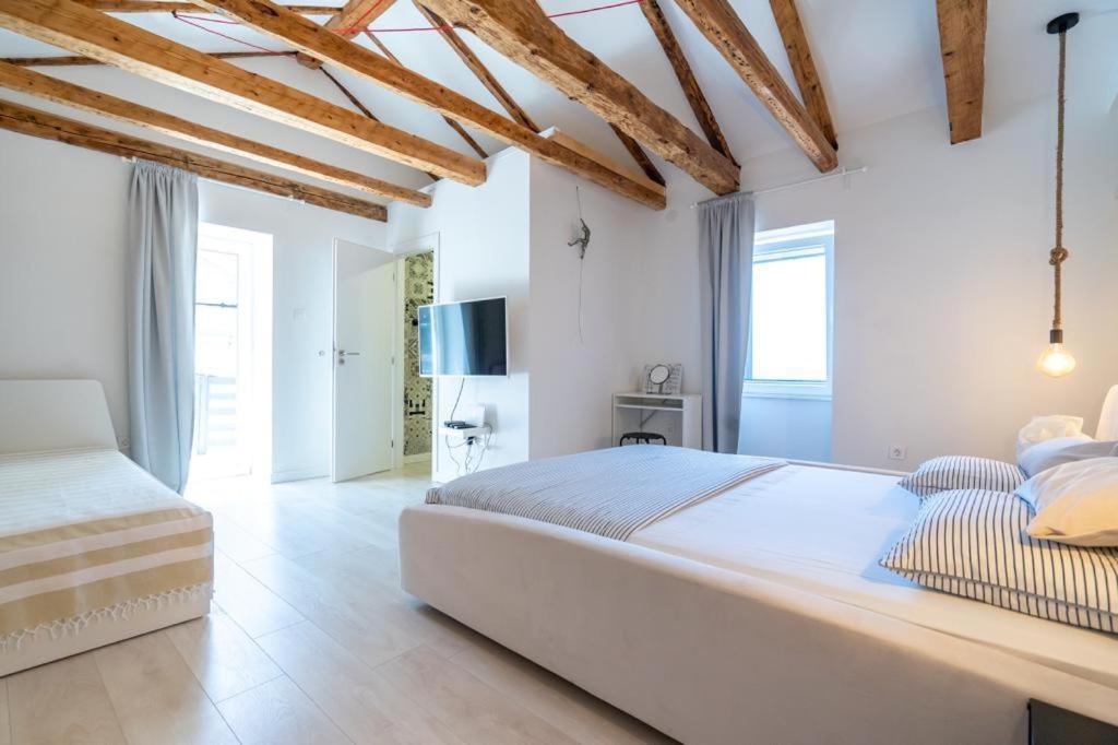 Villa House Franulich Stara Baška Exterior foto